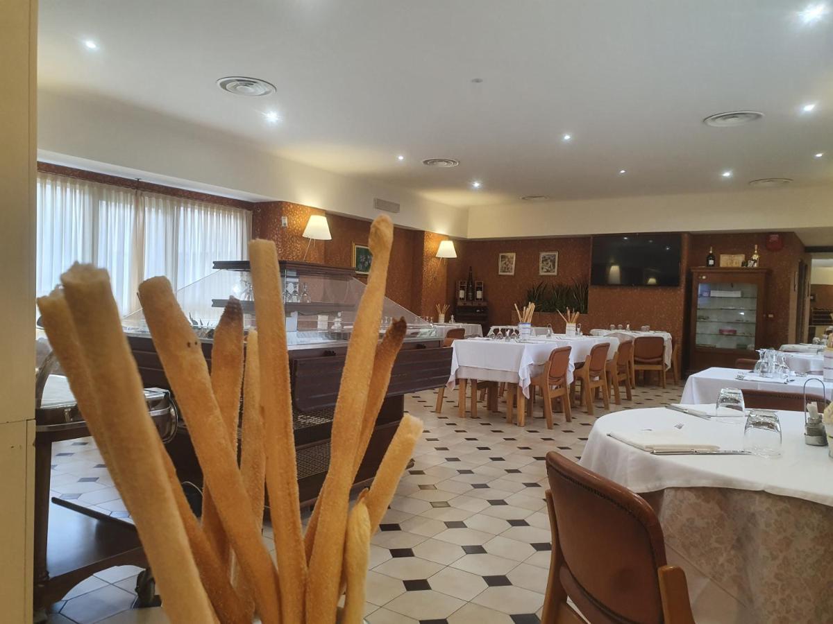 Modo Hotel Vercelli Buitenkant foto