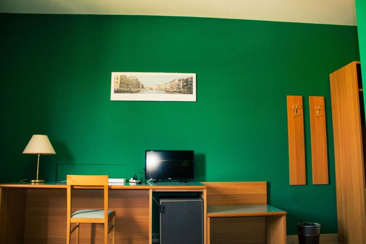 Modo Hotel Vercelli Buitenkant foto