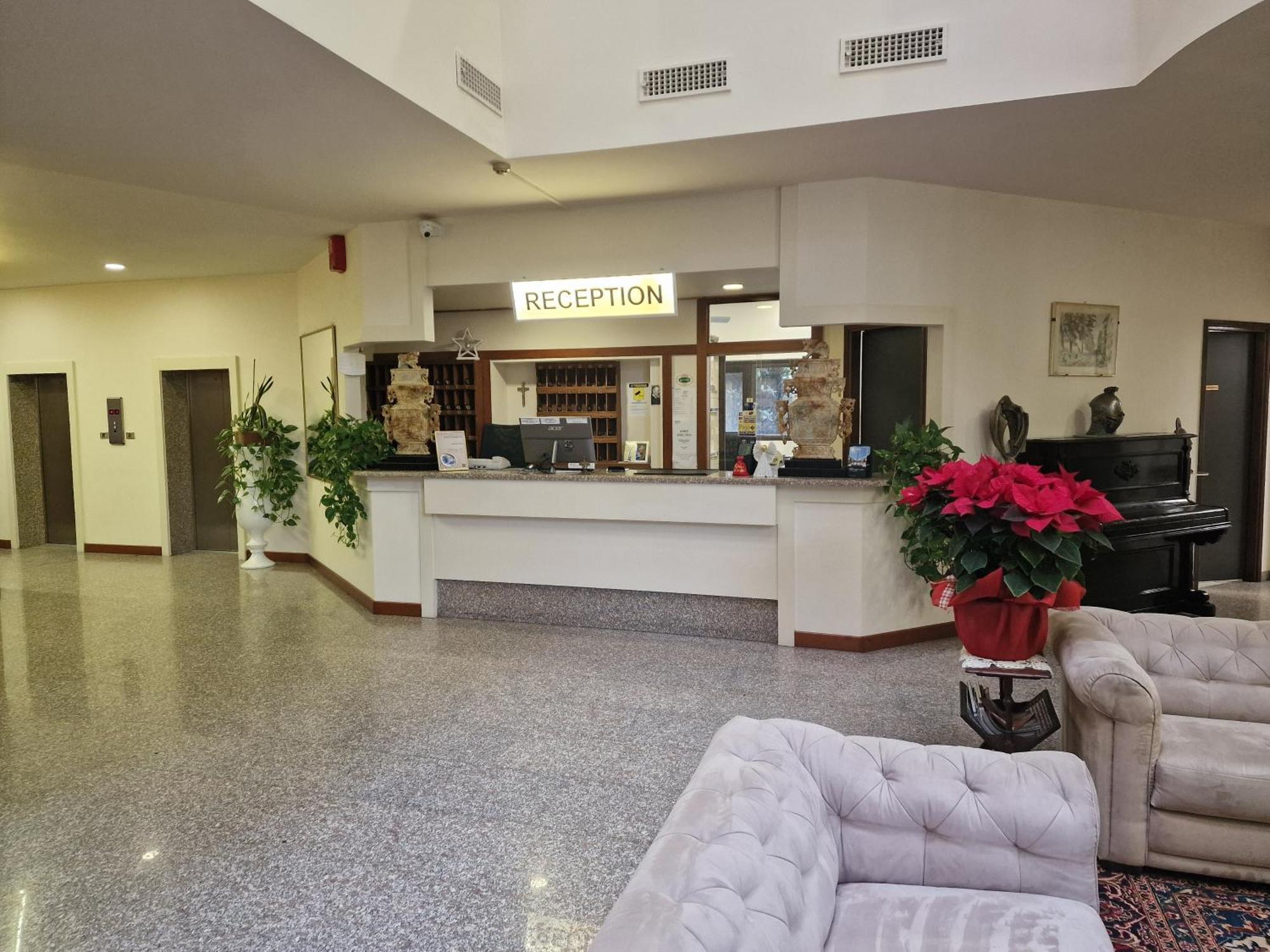 Modo Hotel Vercelli Buitenkant foto