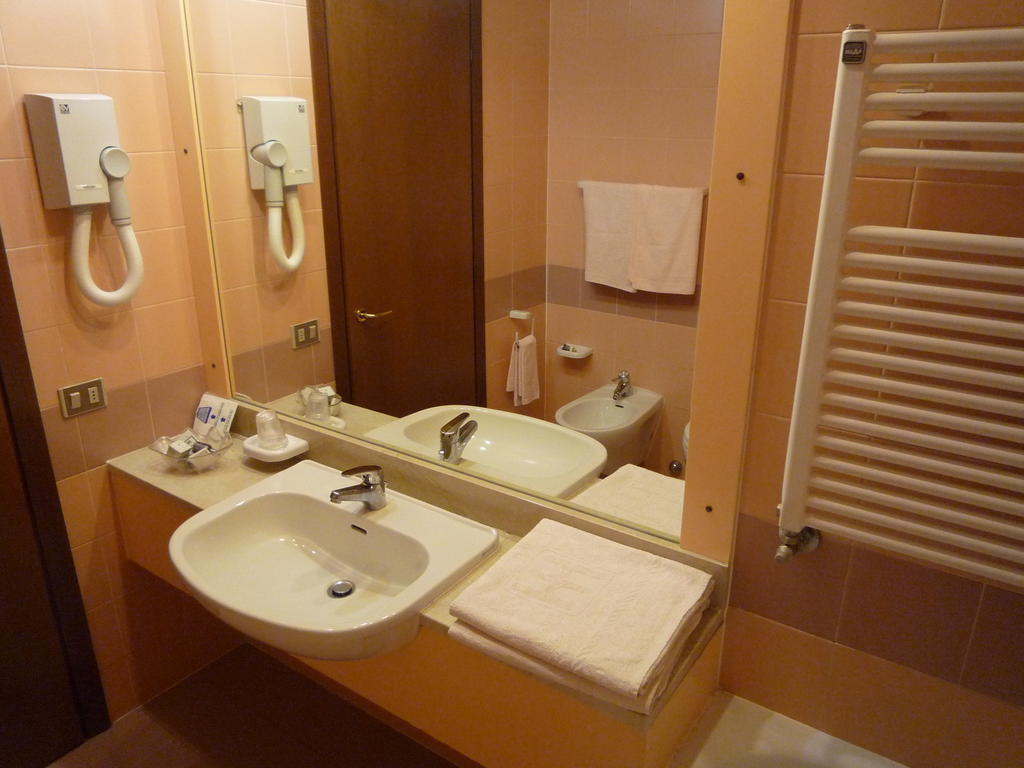 Modo Hotel Vercelli Kamer foto