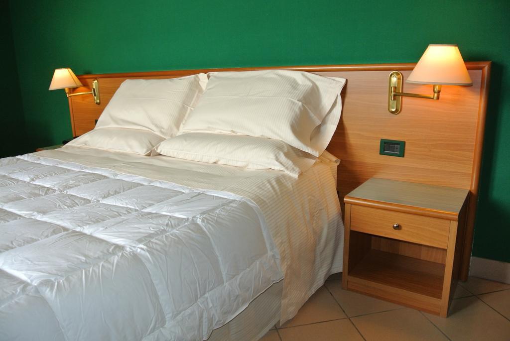Modo Hotel Vercelli Buitenkant foto